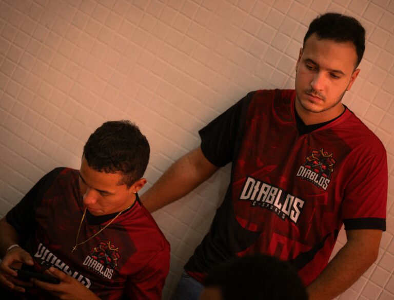 The Role of Coaches in Building Top Esports Teams