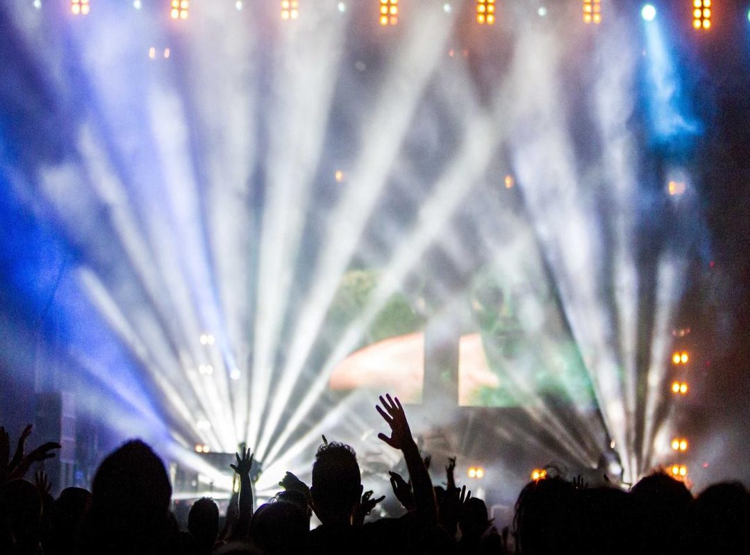 Pricing Context: Fees and Commissions