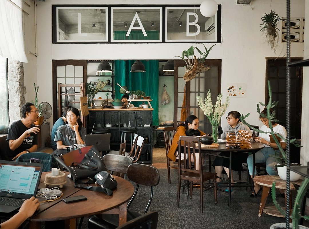 Notable Collaborations and Industry Recognition